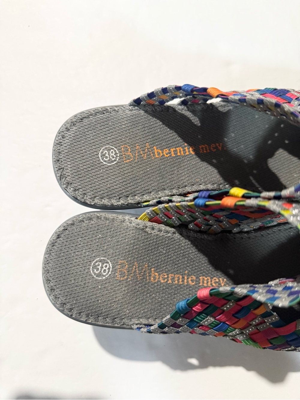 Bernie Mev “Comfi” Multicolor Open Toe Wedge Shoes Size 38 / 7 US - Picture 3 of 5